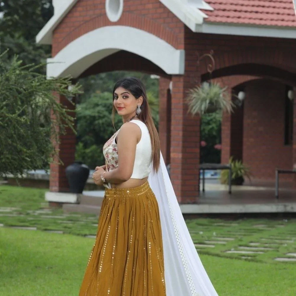 BEAUTIFUL READY TO WEAR FULL STITCH GWEORGETTE SEQUENCE EMBROIDERY WORK LEHENGHA - Picture 4 of 7